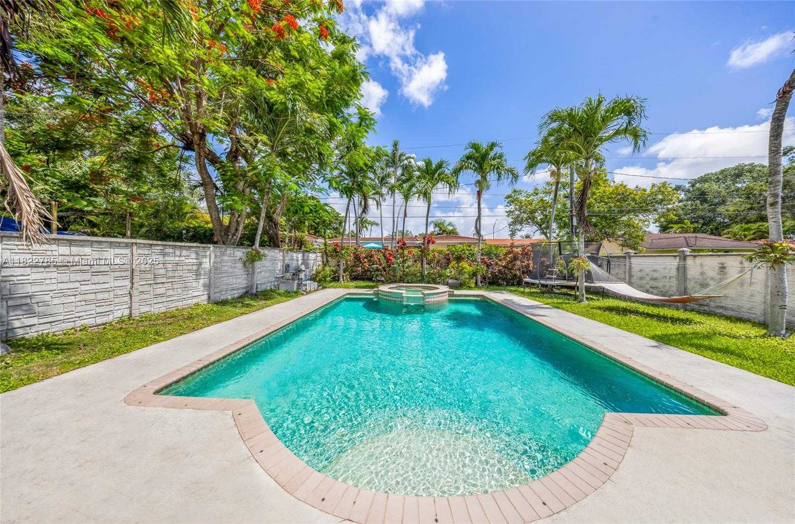 Small Image of 5781 SOUTH WEST 25TH ST, Miami Number 26