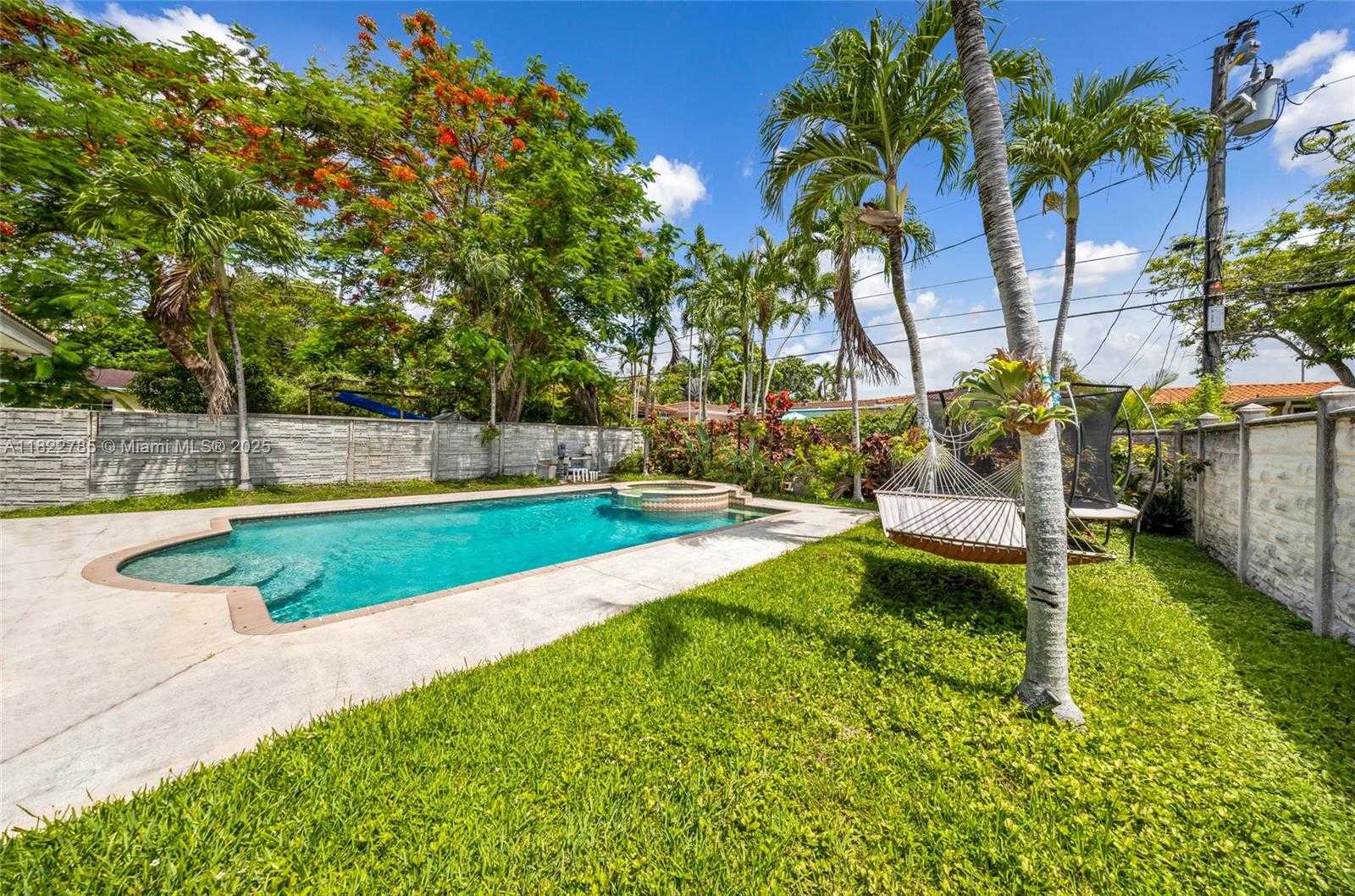 Small Image of 5781 SOUTH WEST 25TH ST, Miami Number 27