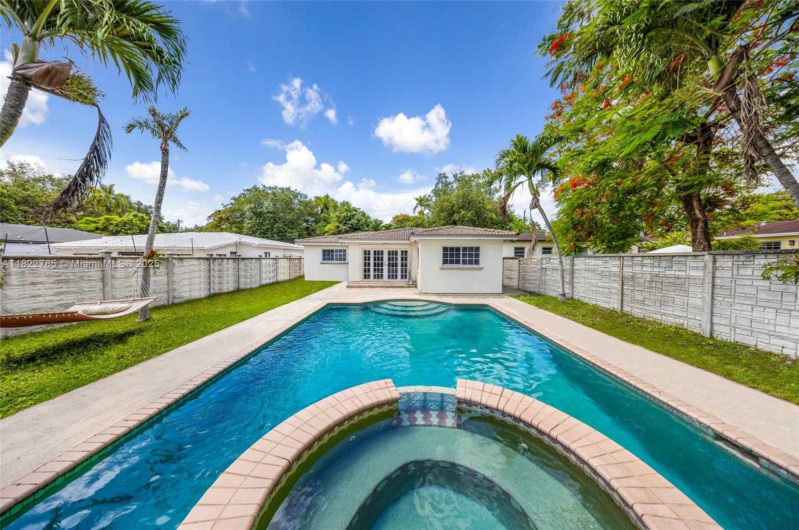 Small Image of 5781 SOUTH WEST 25TH ST, Miami Number 28