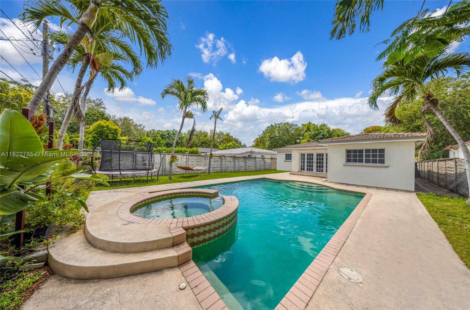 Small Image of 5781 SOUTH WEST 25TH ST, Miami Number 29
