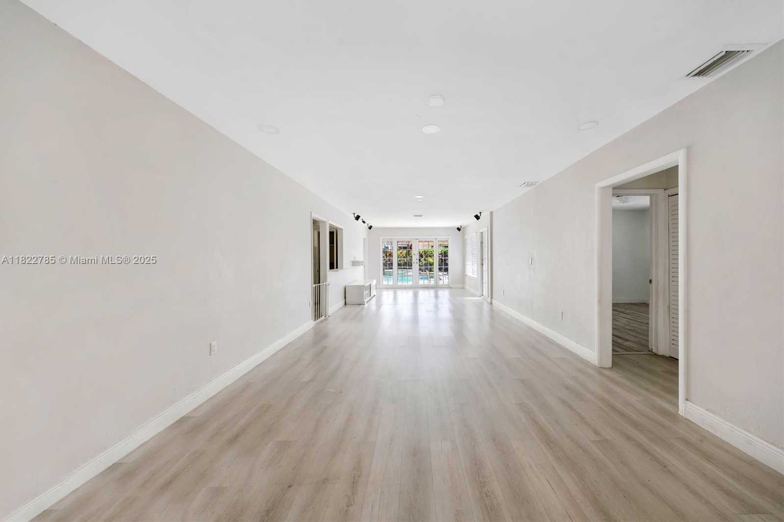 Small Image of 5781 SOUTH WEST 25TH ST, Miami Number 5