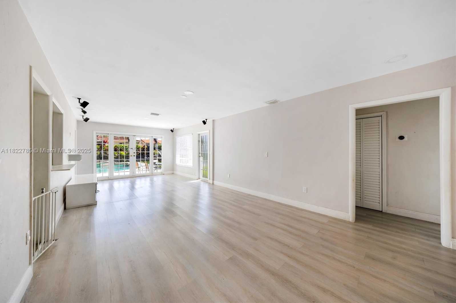 Small Image of 5781 SOUTH WEST 25TH ST, Miami Number 6