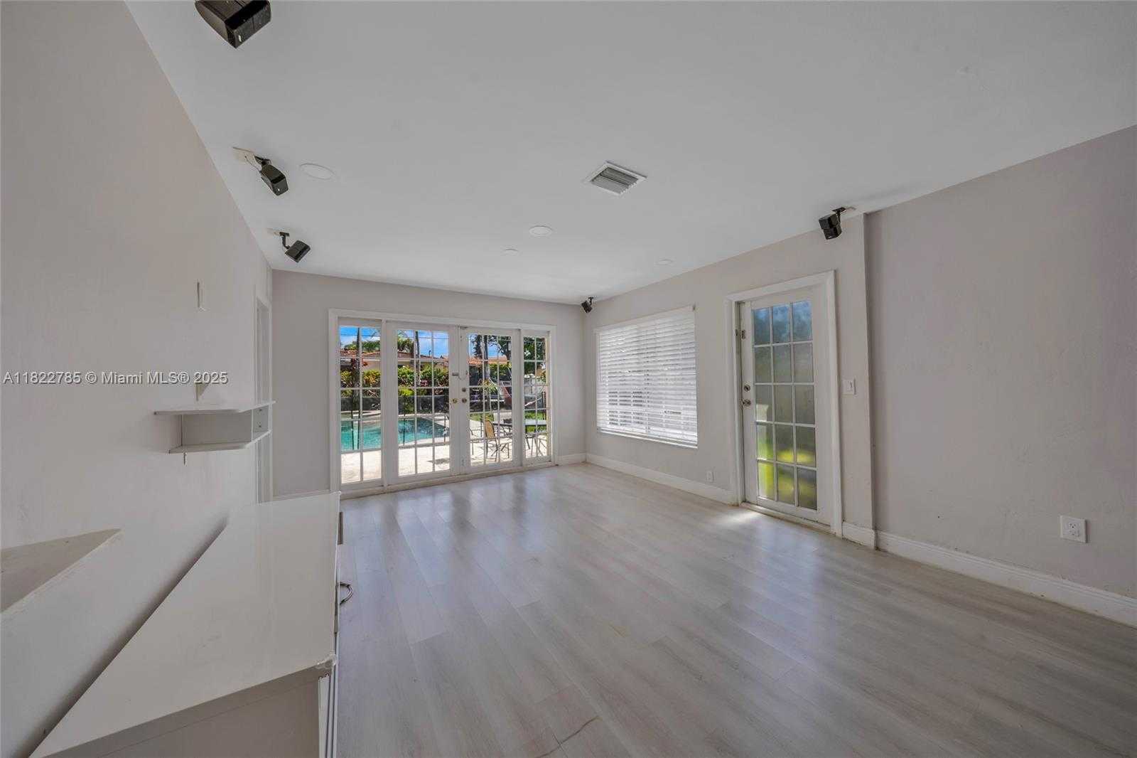 Small Image of 5781 SOUTH WEST 25TH ST, Miami Number 7