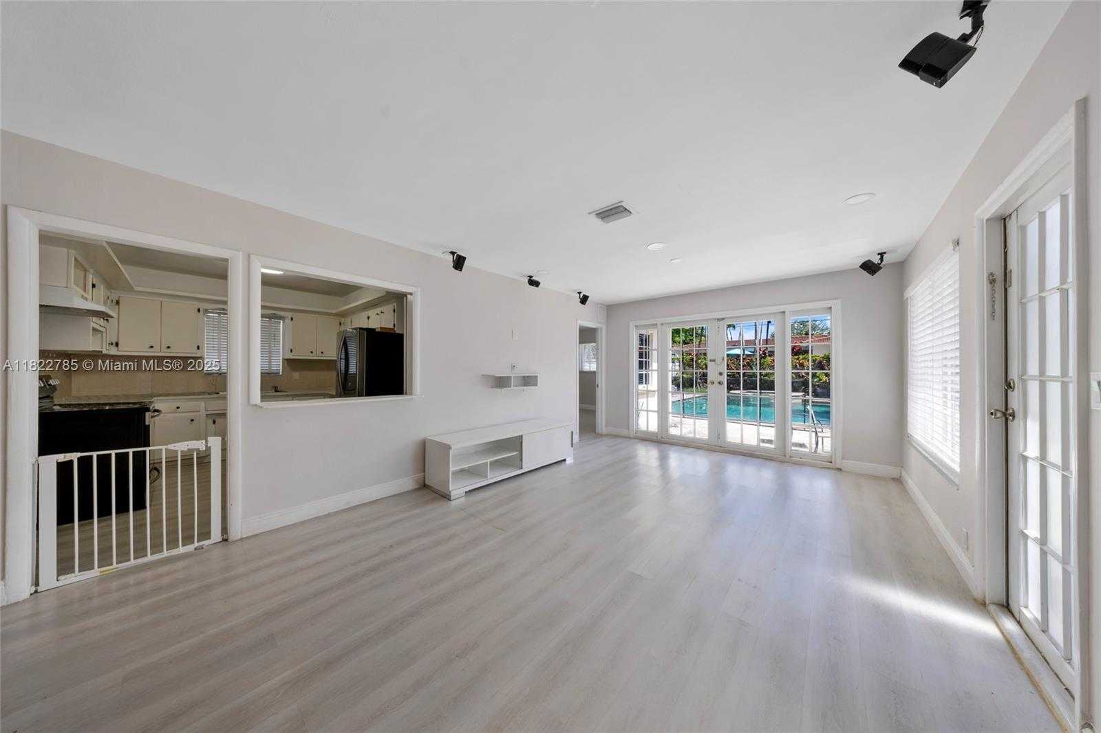 Small Image of 5781 SOUTH WEST 25TH ST, Miami Number 8