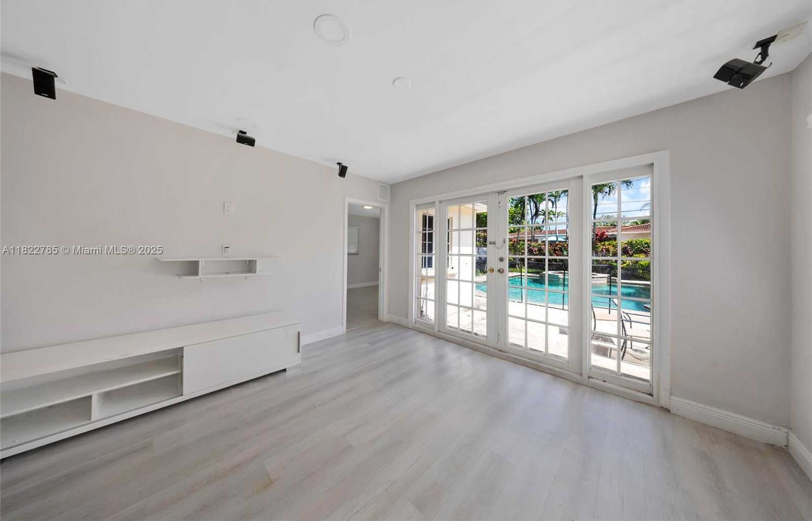 Small Image of 5781 SOUTH WEST 25TH ST, Miami Number 9