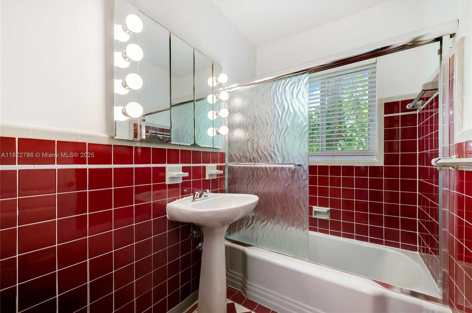 Small Image of 708 NAVARRE AVE, Coral Gables Number 11