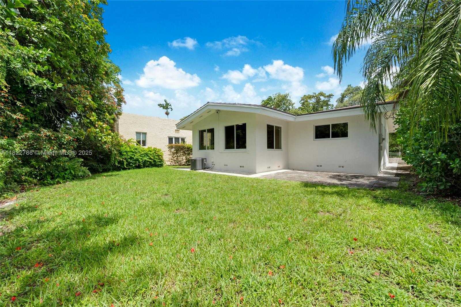 Small Image of 708 NAVARRE AVE, Coral Gables Number 13