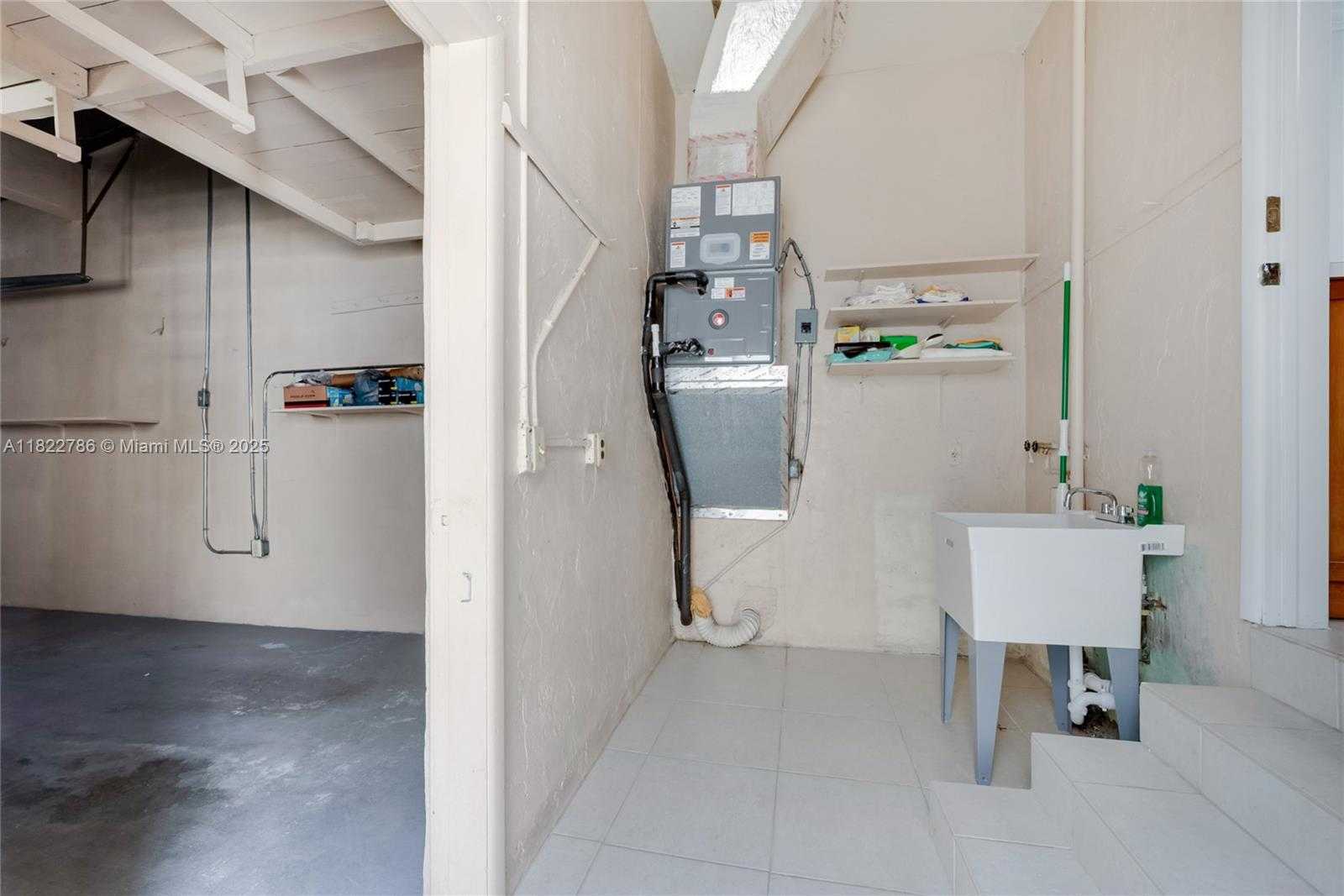 Small Image of 708 NAVARRE AVE, Coral Gables Number 15