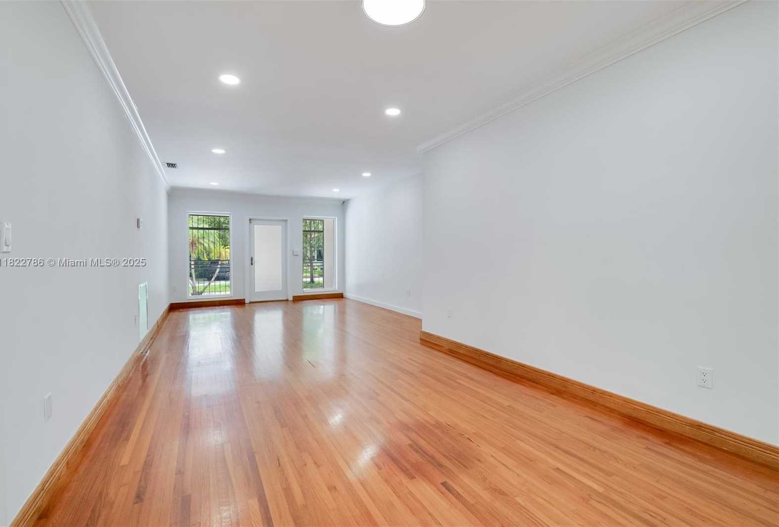Small Image of 708 NAVARRE AVE, Coral Gables Number 4