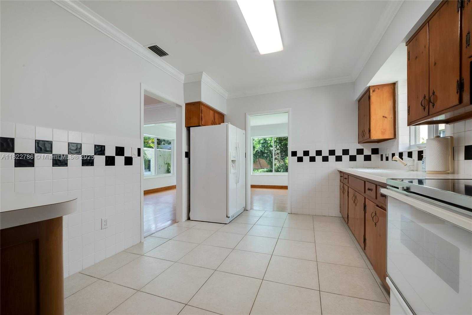 Small Image of 708 NAVARRE AVE, Coral Gables Number 5