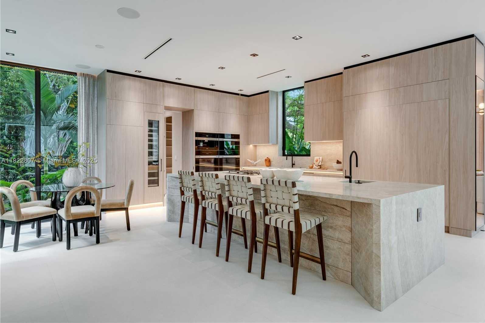Small Image of 2800 CALUSA STREET, Miami Number 15