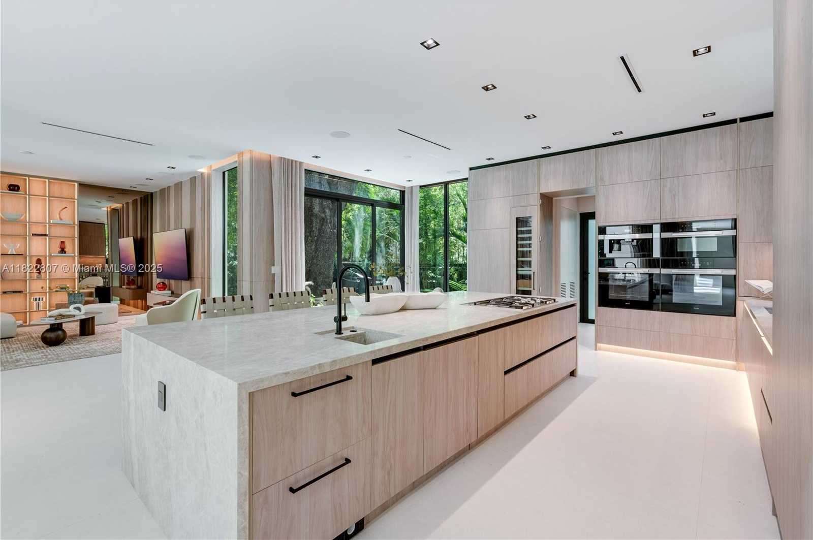 Small Image of 2800 CALUSA STREET, Miami Number 16