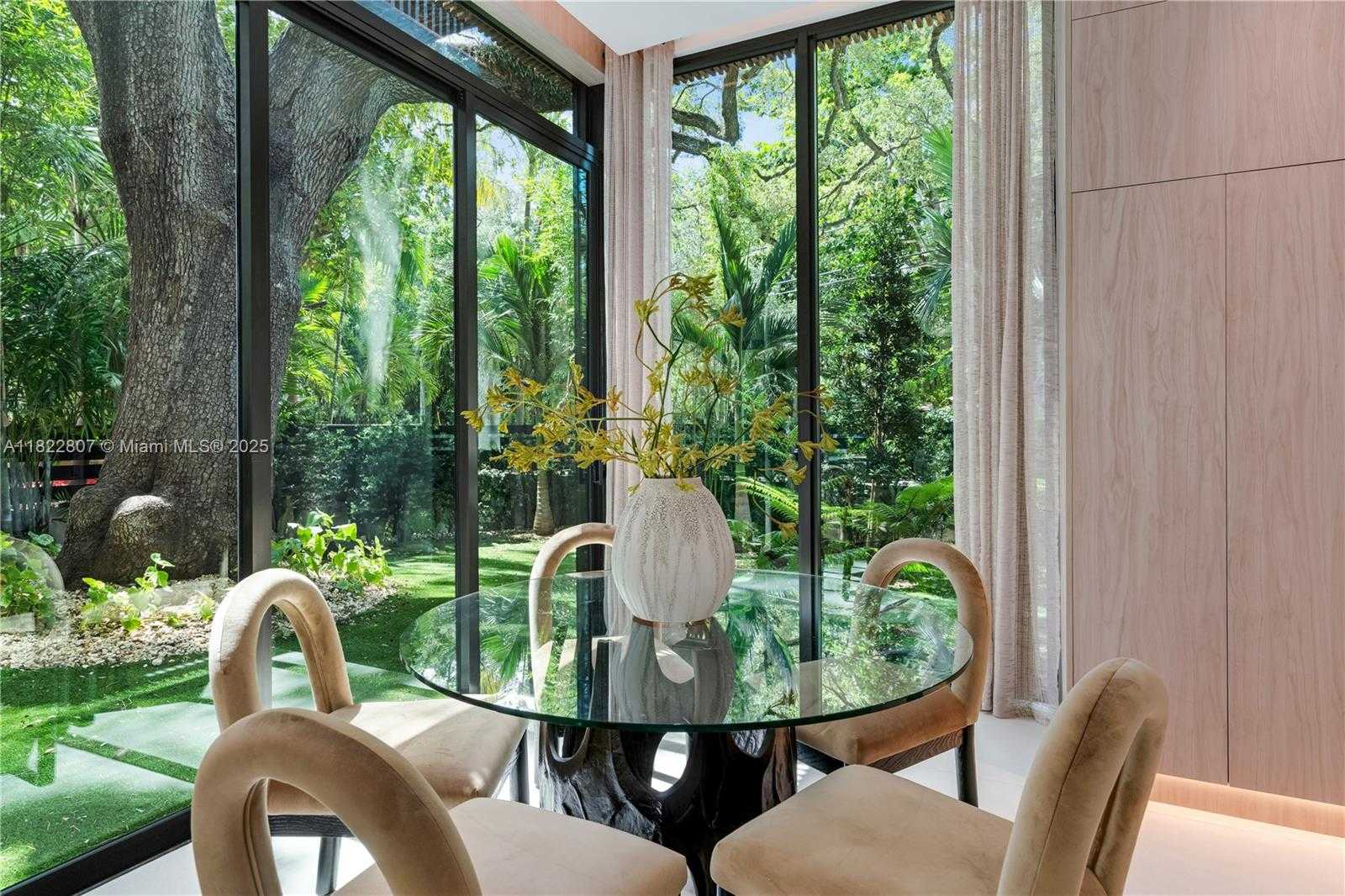 Small Image of 2800 CALUSA STREET, Miami Number 17