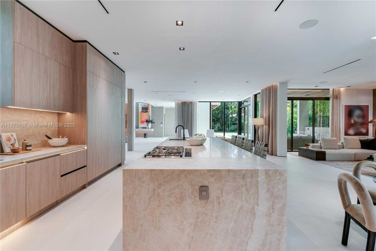 Small Image of 2800 CALUSA STREET, Miami Number 19
