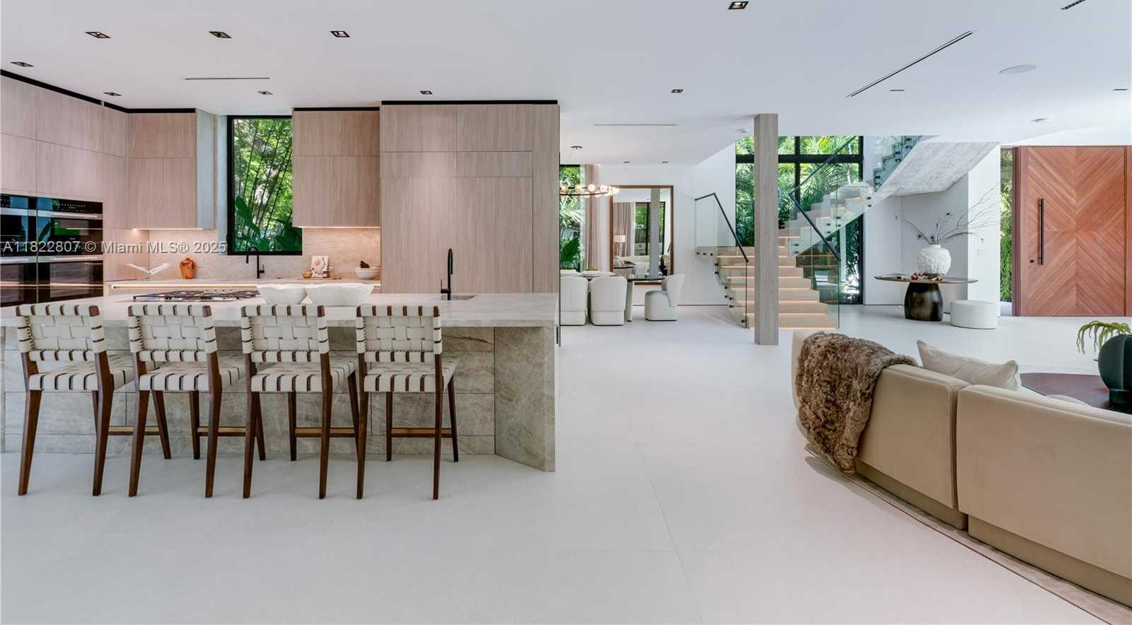 Small Image of 2800 CALUSA STREET, Miami Number 21