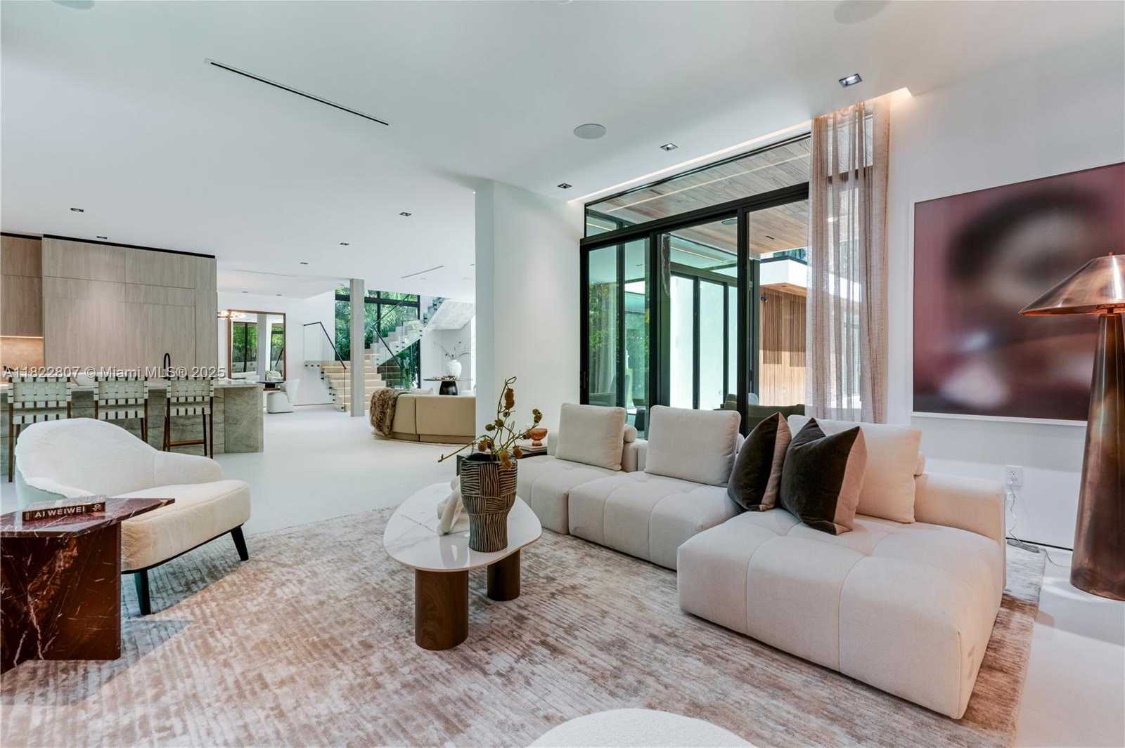 Small Image of 2800 CALUSA STREET, Miami Number 23