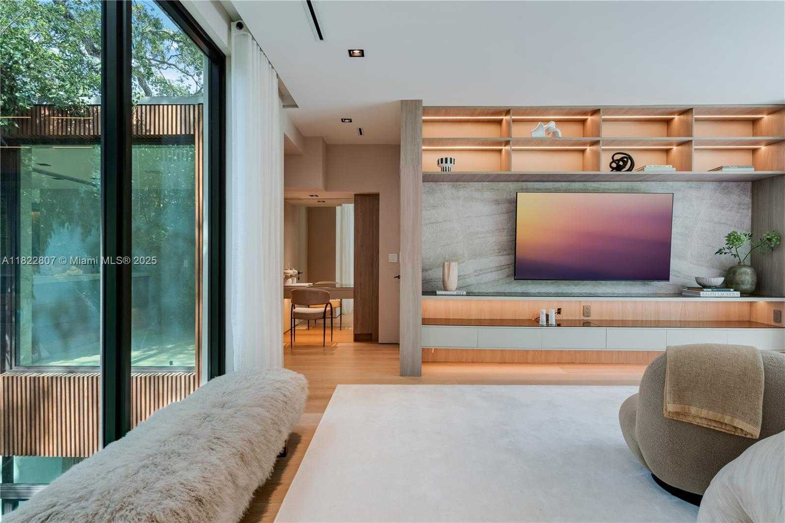 Small Image of 2800 CALUSA STREET, Miami Number 34