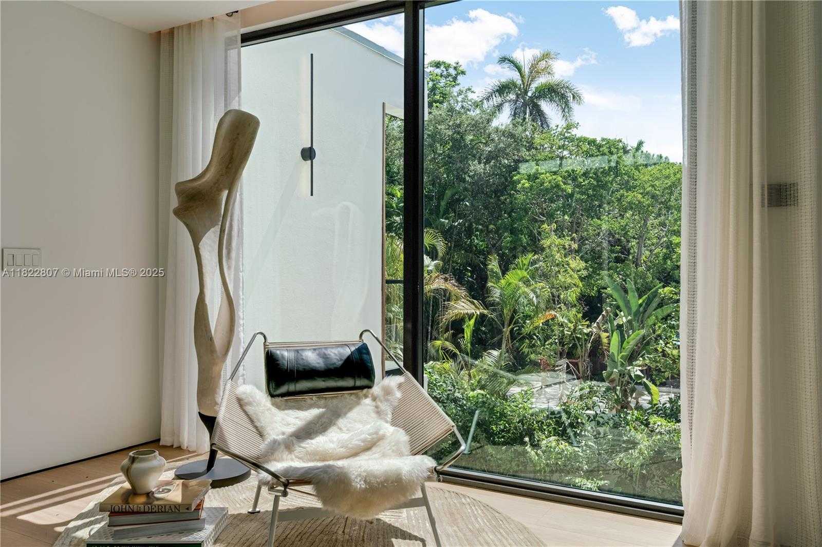 Small Image of 2800 CALUSA STREET, Miami Number 35