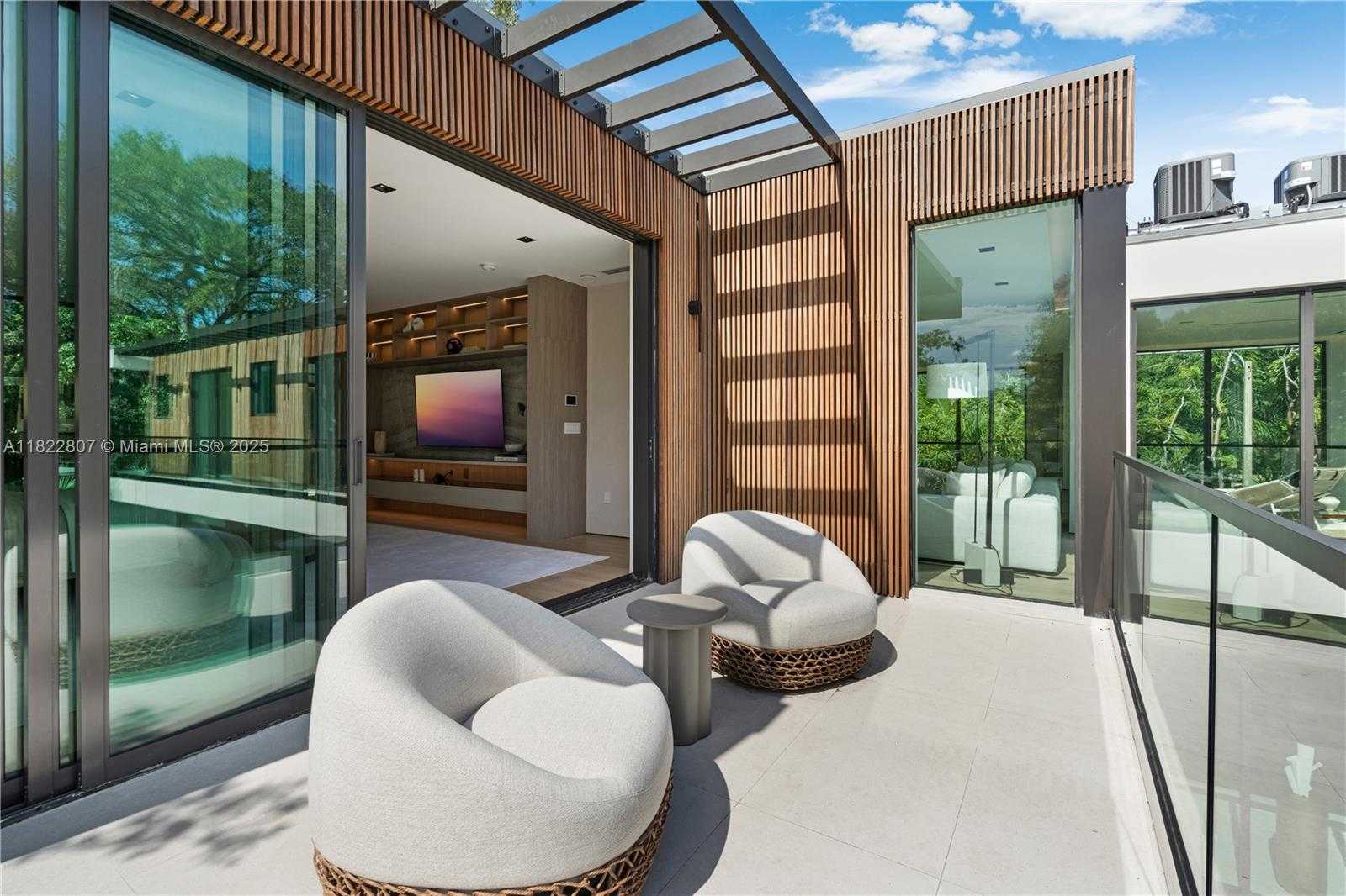 Small Image of 2800 CALUSA STREET, Miami Number 37