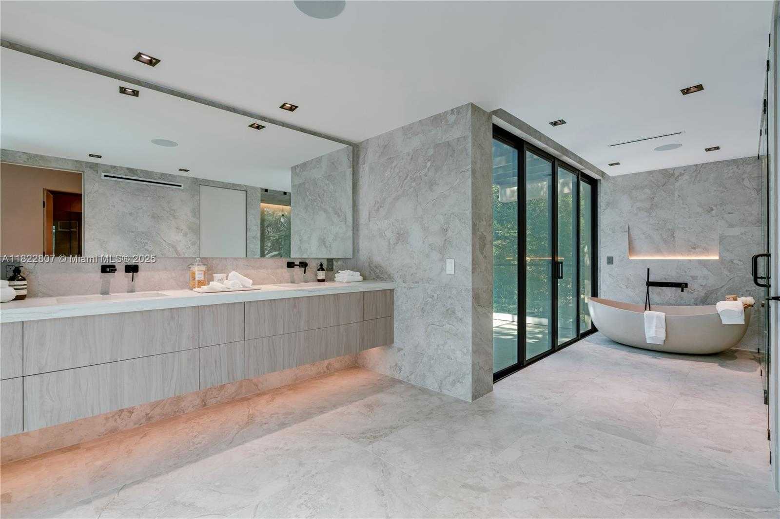 Small Image of 2800 CALUSA STREET, Miami Number 46