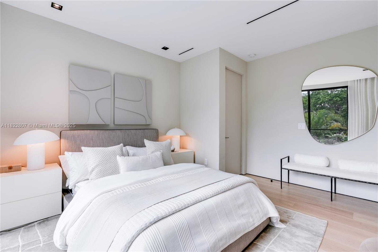 Small Image of 2800 CALUSA STREET, Miami Number 53
