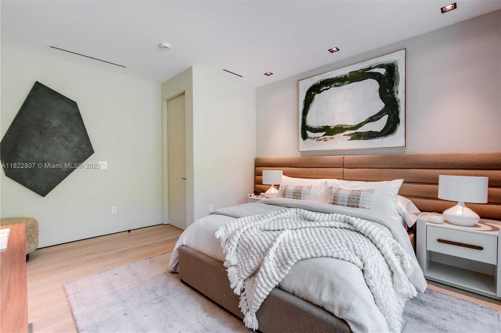 Small Image of 2800 CALUSA STREET, Miami Number 56