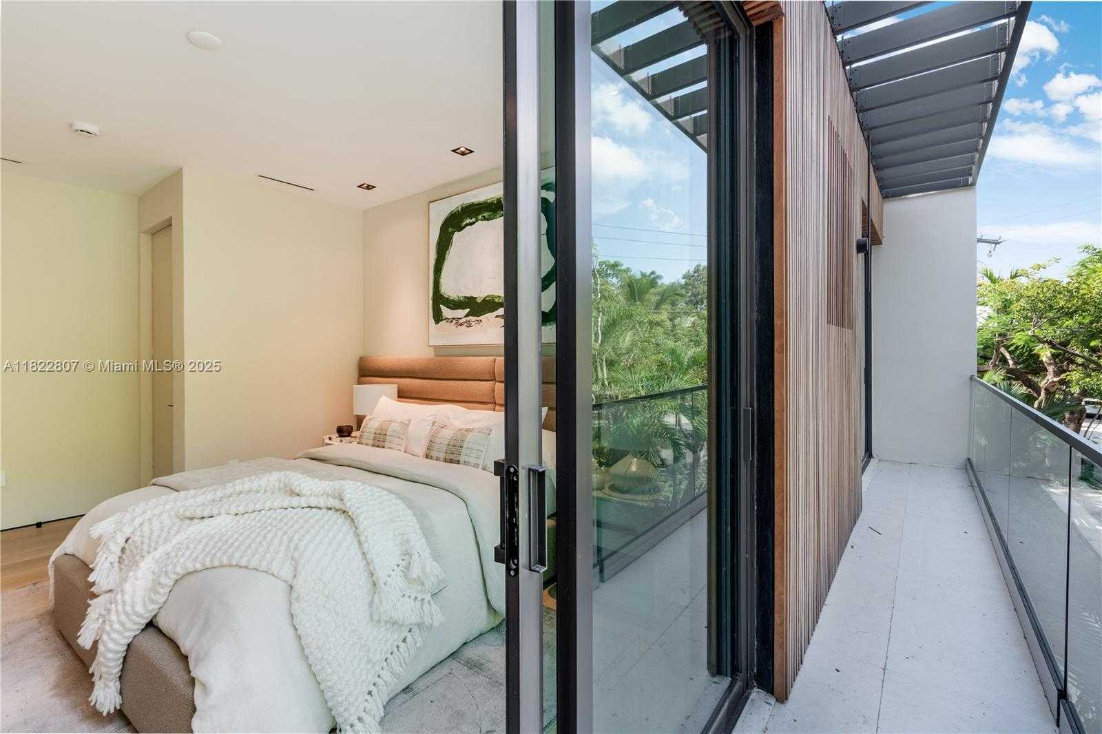 Small Image of 2800 CALUSA STREET, Miami Number 58