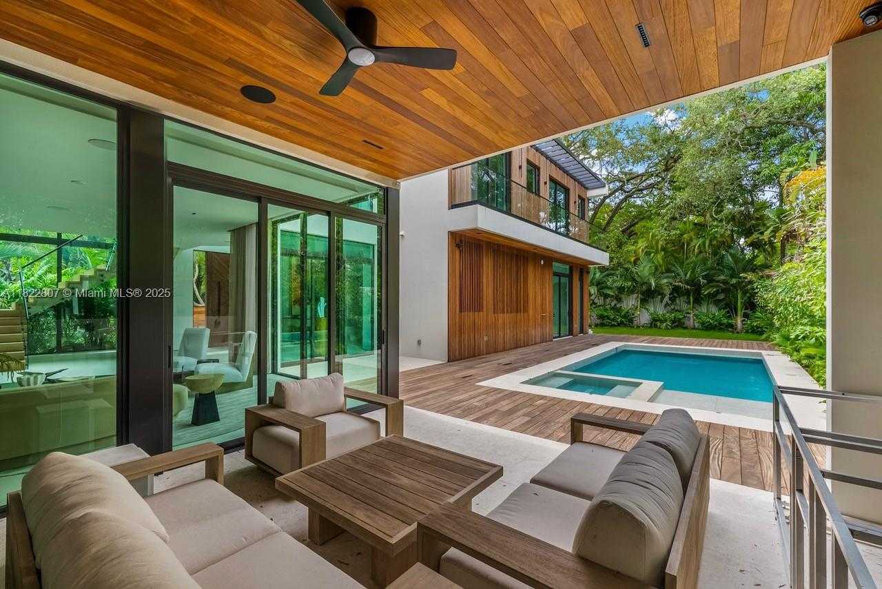 Small Image of 2800 CALUSA STREET, Miami Number 62