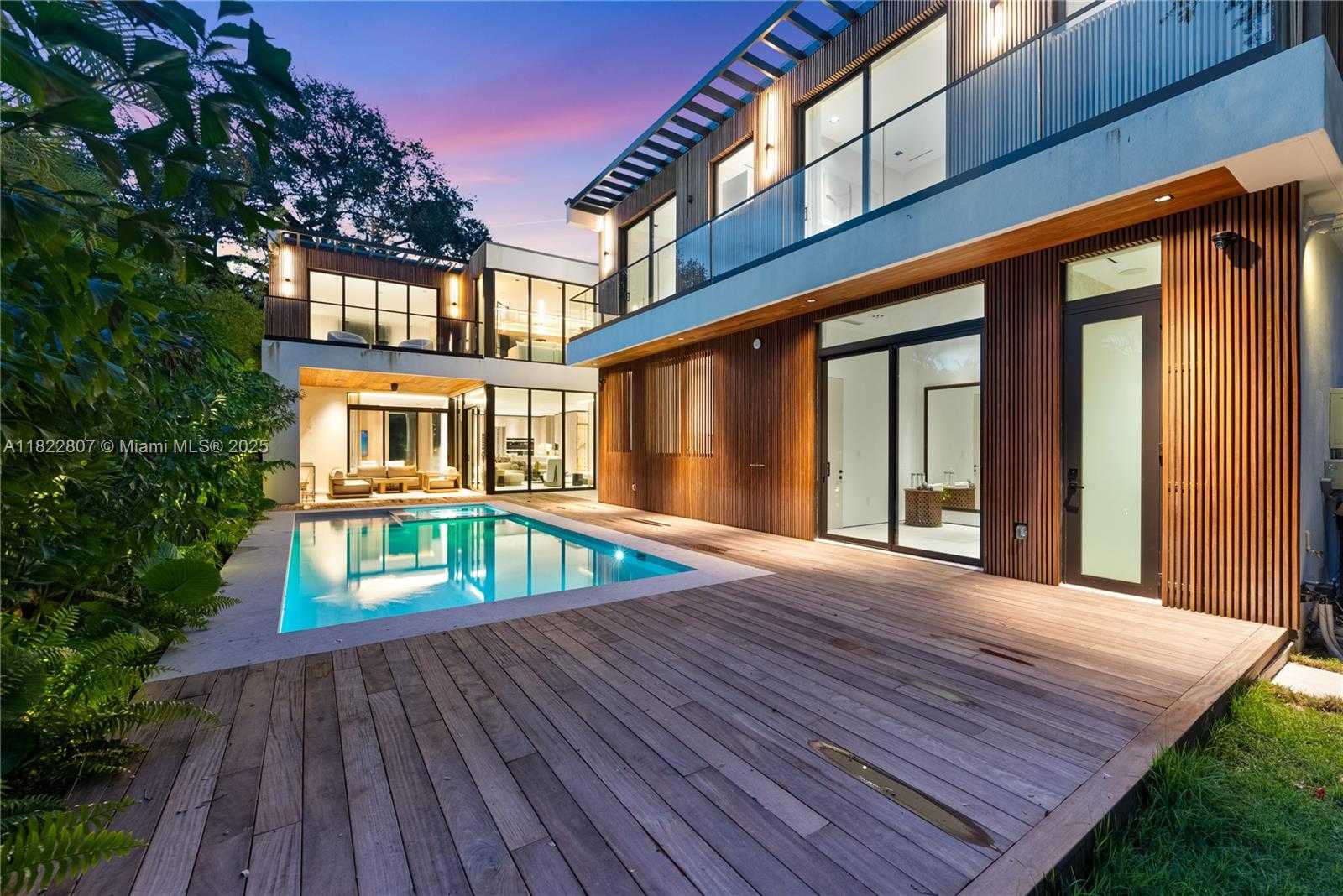 Small Image of 2800 CALUSA STREET, Miami Number 63