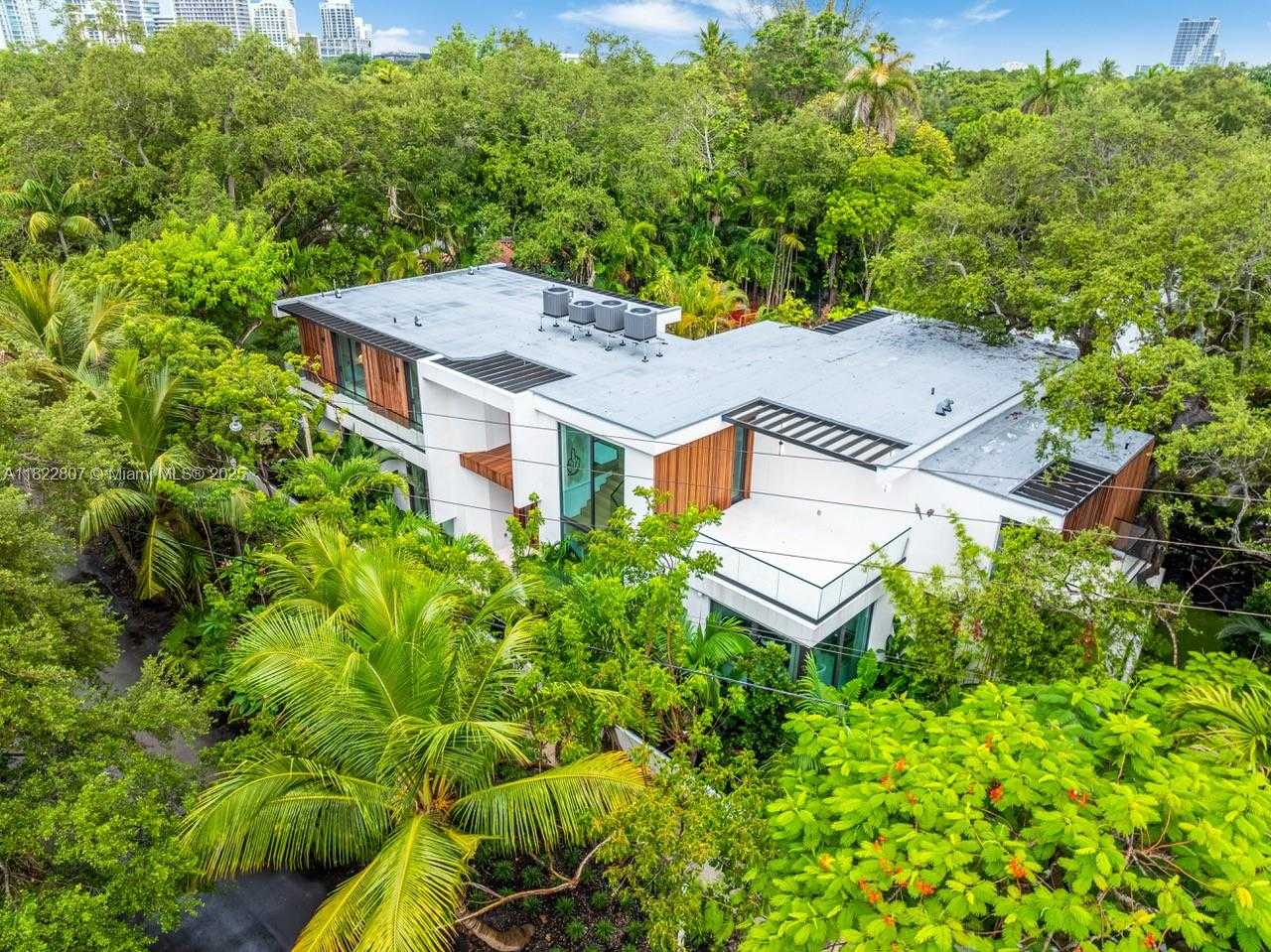 Small Image of 2800 CALUSA STREET, Miami Number 72
