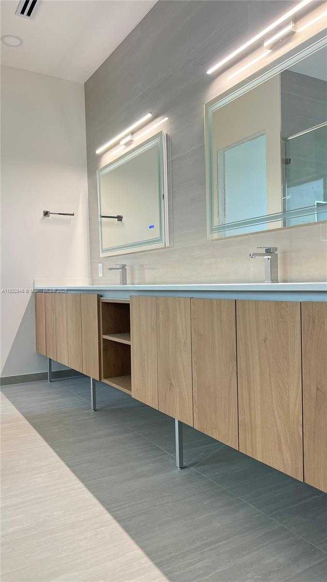 Small Image of 1700 NORTH EAST 18TH ST, Fort Lauderdale Number 33