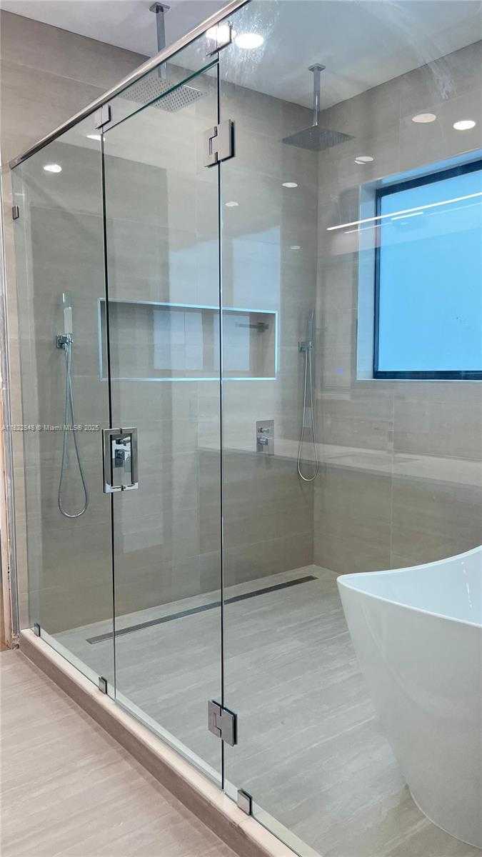 Small Image of 1700 NORTH EAST 18TH ST, Fort Lauderdale Number 35