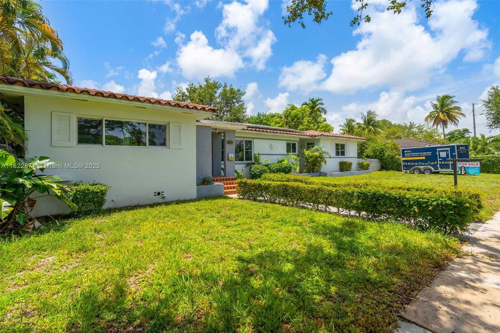 Small Image of 170 NORTH WEST 105TH ST, Miami Shores Number 4
