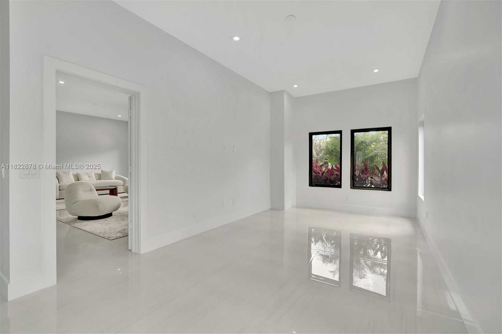 Small Image of 306 PLYMOUTH RD, West Palm Beach Number 19