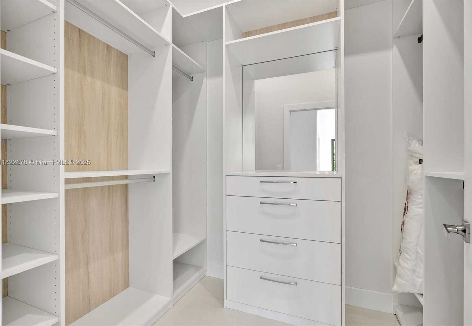 Small Image of 306 PLYMOUTH RD, West Palm Beach Number 25