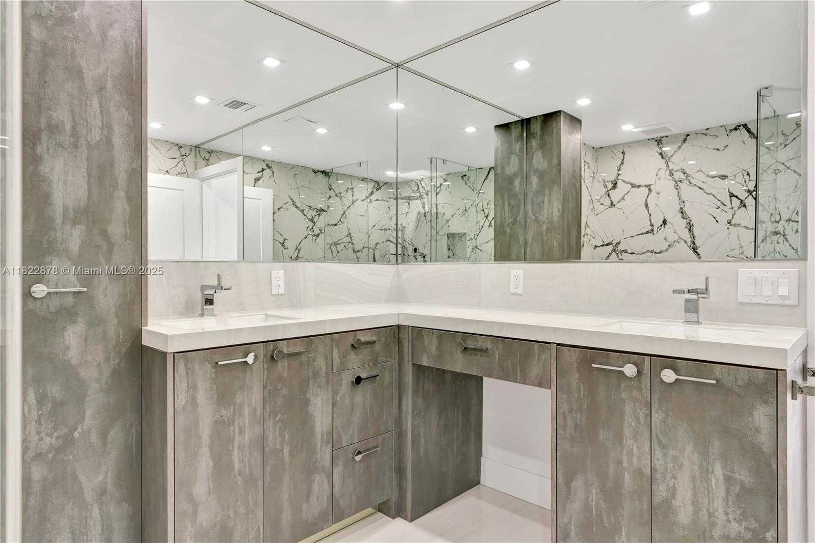 Small Image of 306 PLYMOUTH RD, West Palm Beach Number 27