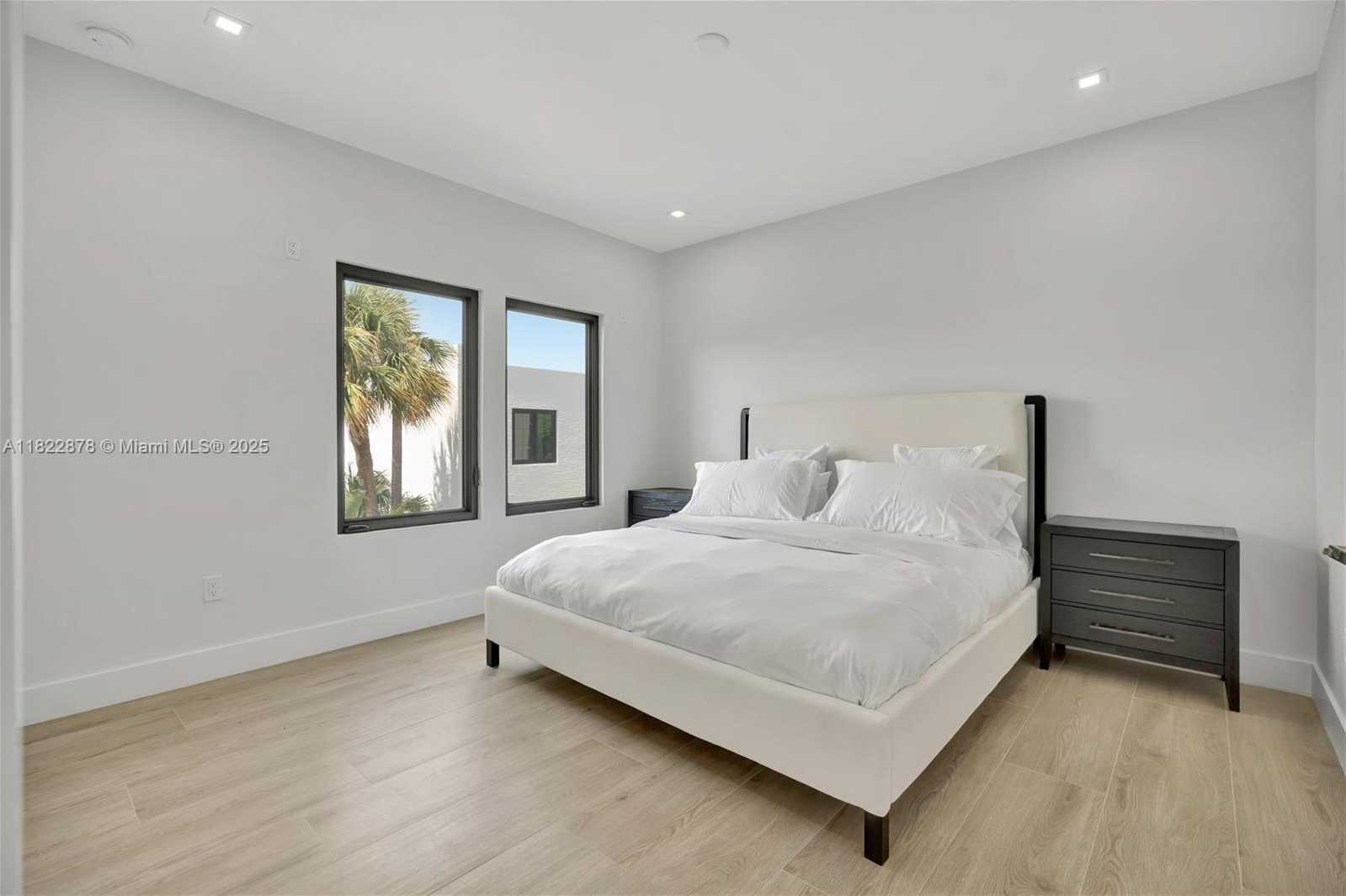 Small Image of 306 PLYMOUTH RD, West Palm Beach Number 31