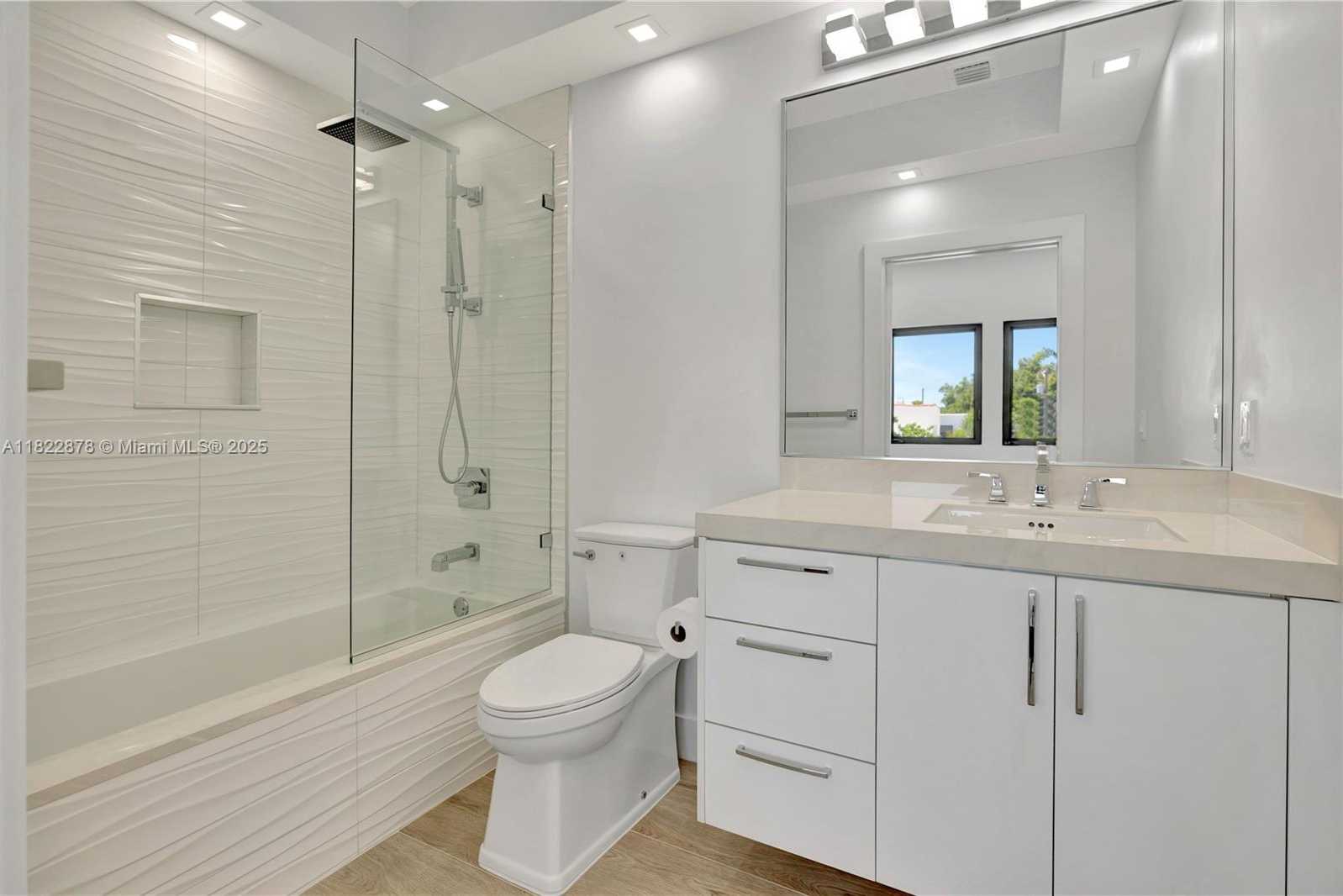 Small Image of 306 PLYMOUTH RD, West Palm Beach Number 36