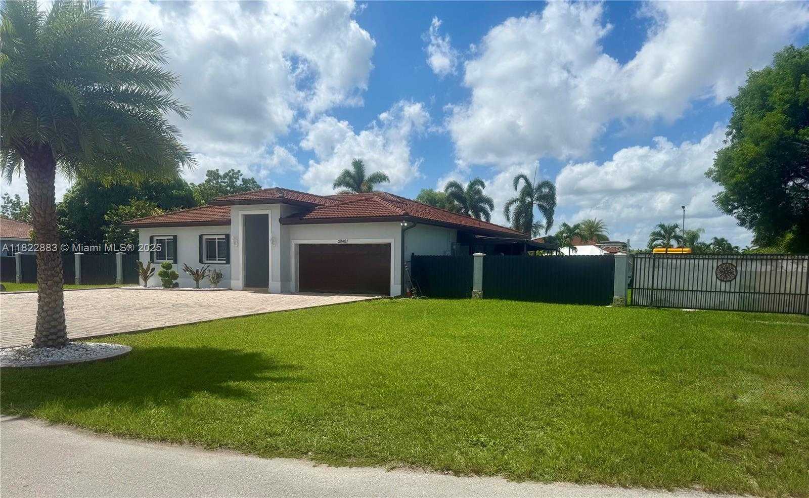 Small Image of 20401 SOUTH WEST 317TH ST, Homestead Number 3