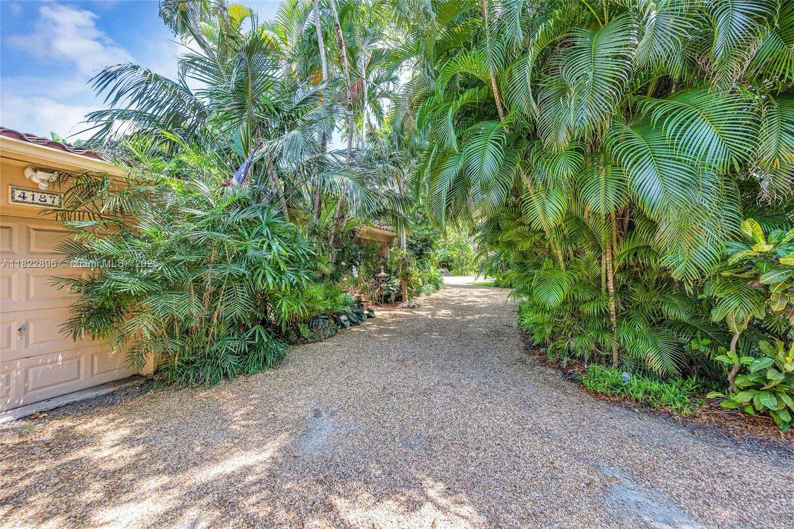 Small Image of 4187 SOUTH LE JEUNE RD, Miami Number 17