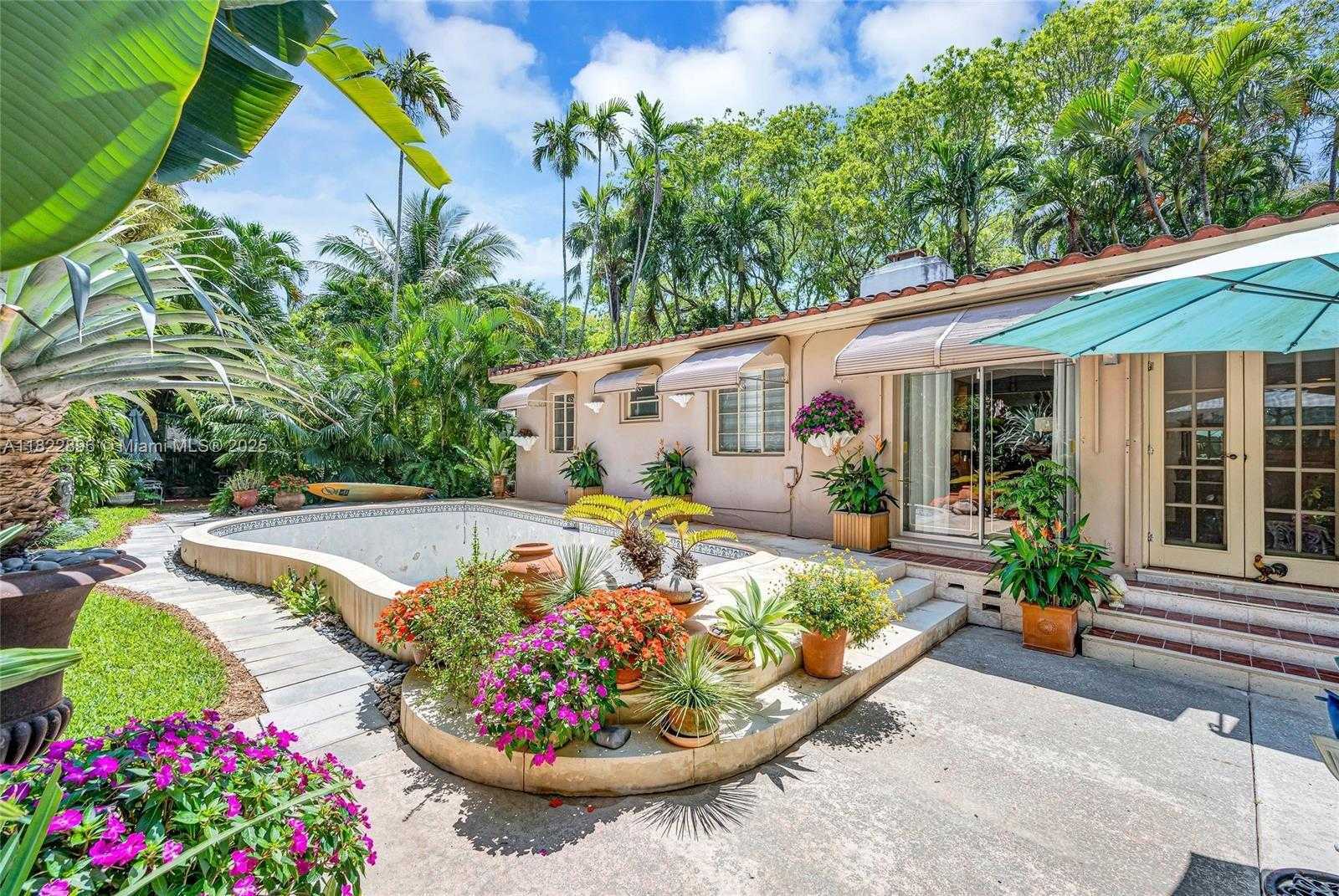 Small Image of 4187 SOUTH LE JEUNE RD, Miami Number 2