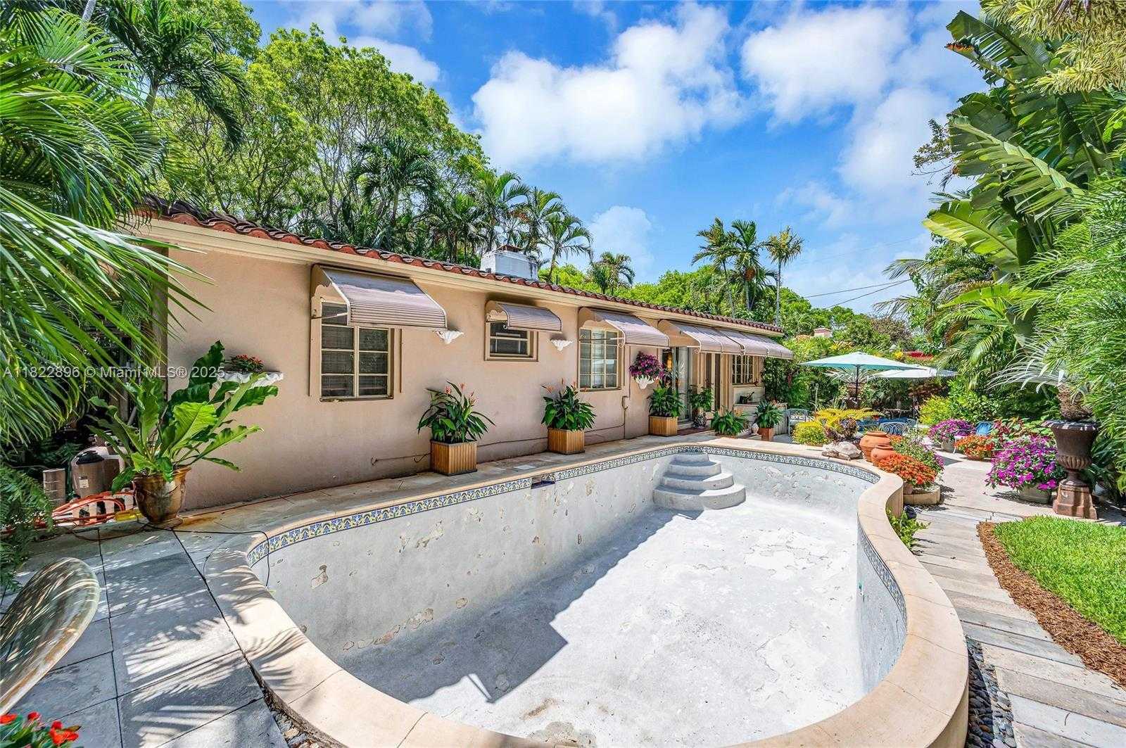Small Image of 4187 SOUTH LE JEUNE RD, Miami Number 22