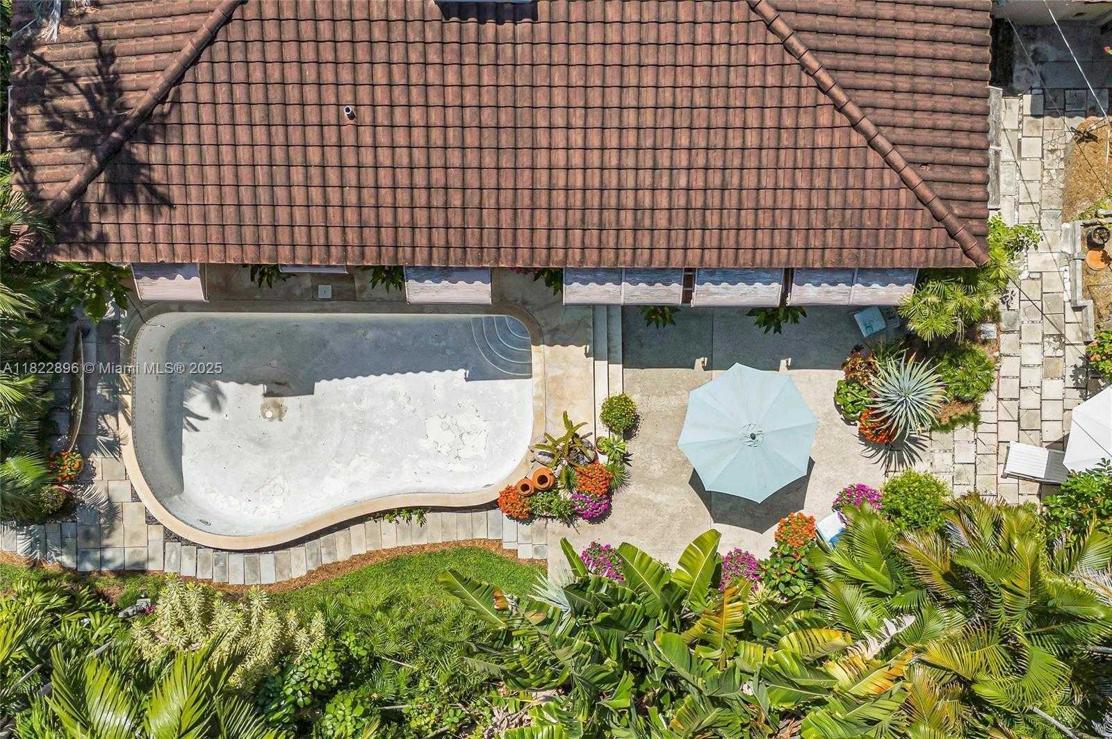 Small Image of 4187 SOUTH LE JEUNE RD, Miami Number 23