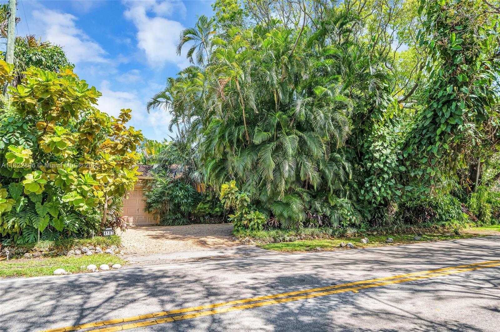 Small Image of 4187 SOUTH LE JEUNE RD, Miami Number 25