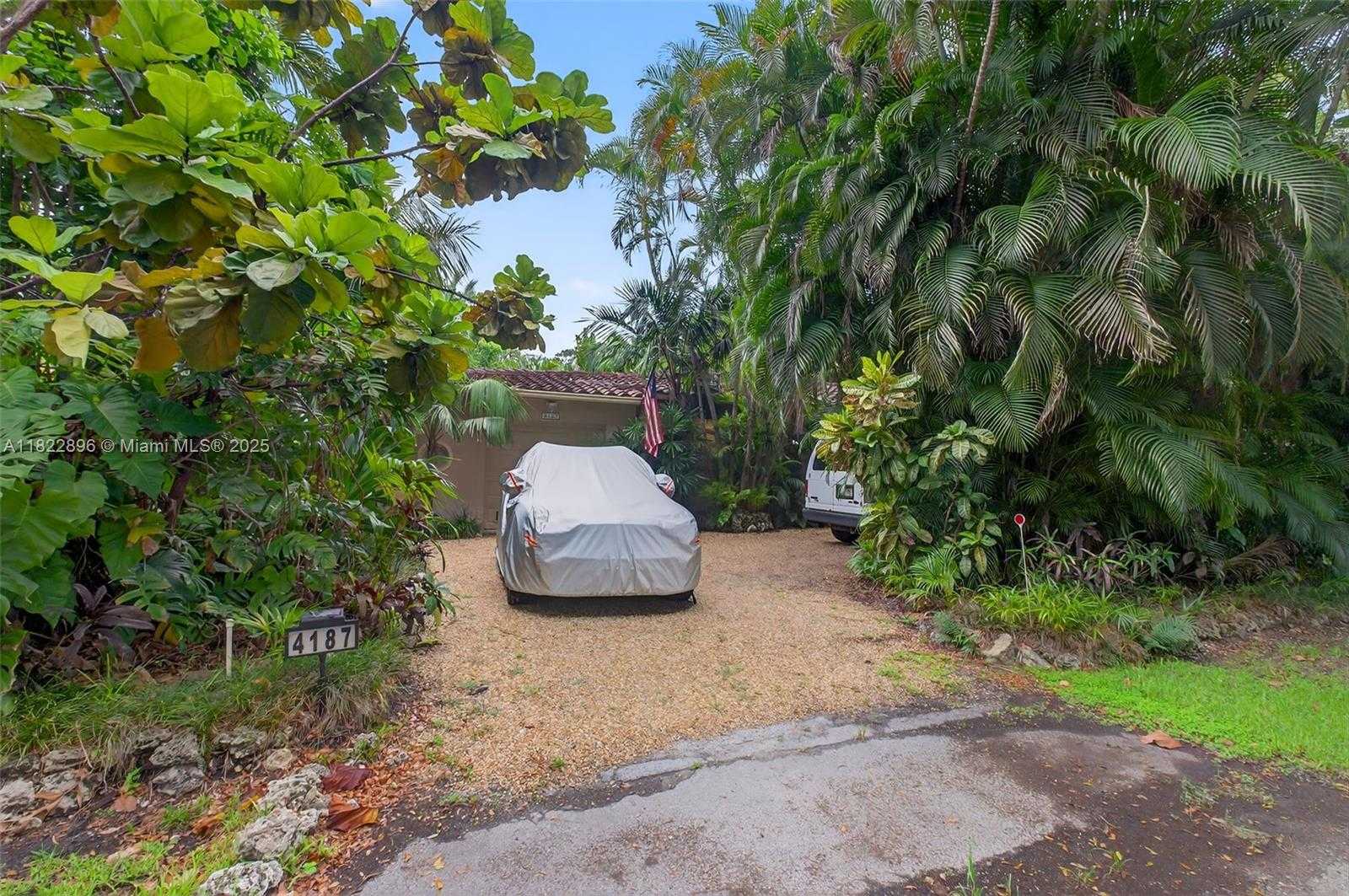 Small Image of 4187 SOUTH LE JEUNE RD, Miami Number 34
