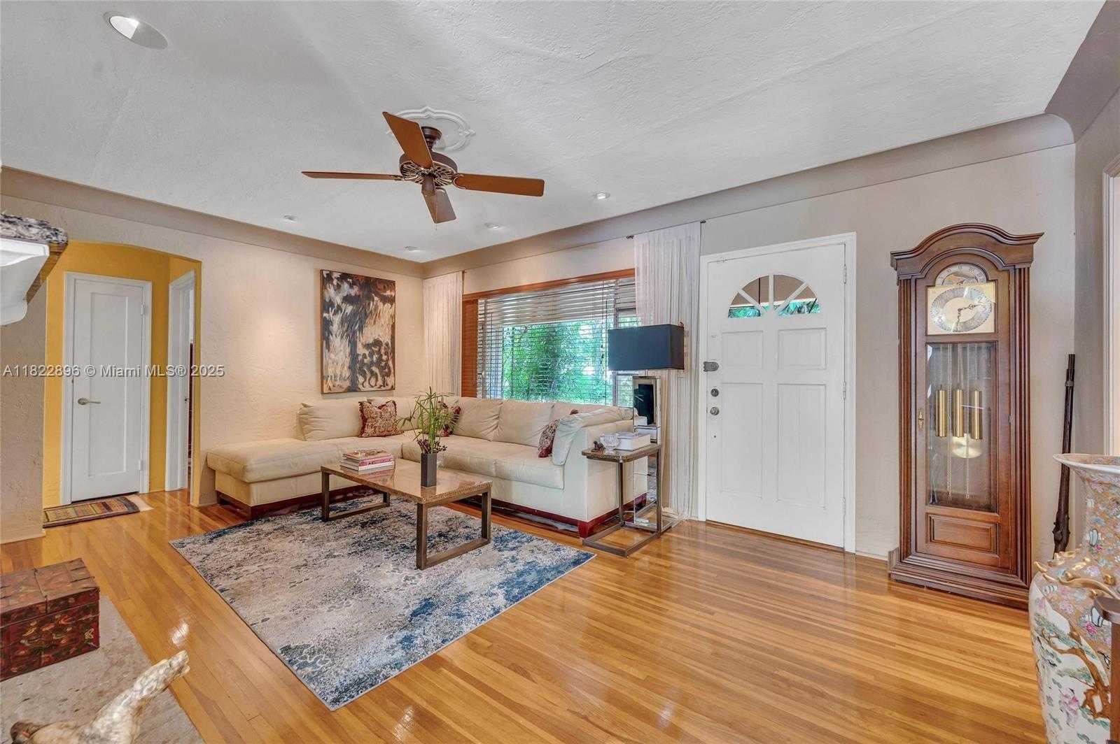 Small Image of 4187 SOUTH LE JEUNE RD, Miami Number 4