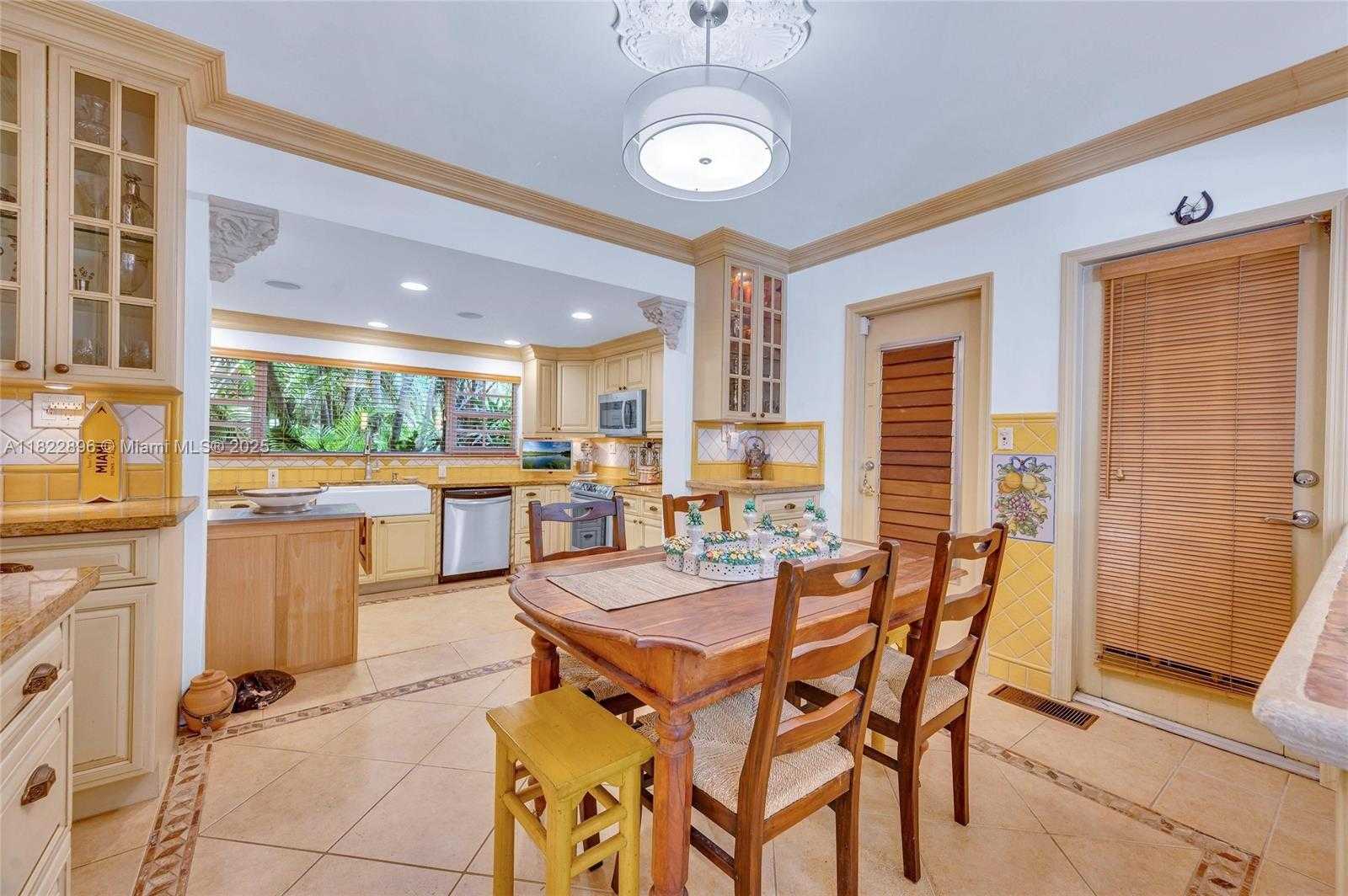 Small Image of 4187 SOUTH LE JEUNE RD, Miami Number 8