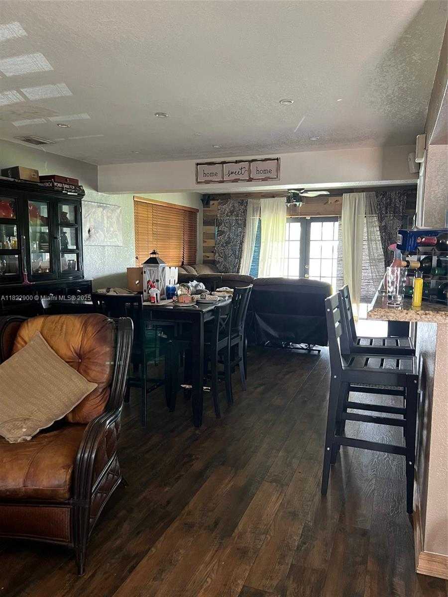 Small Image of 8230 NORTH WEST 15TH ST, Pembroke Pines Number 12