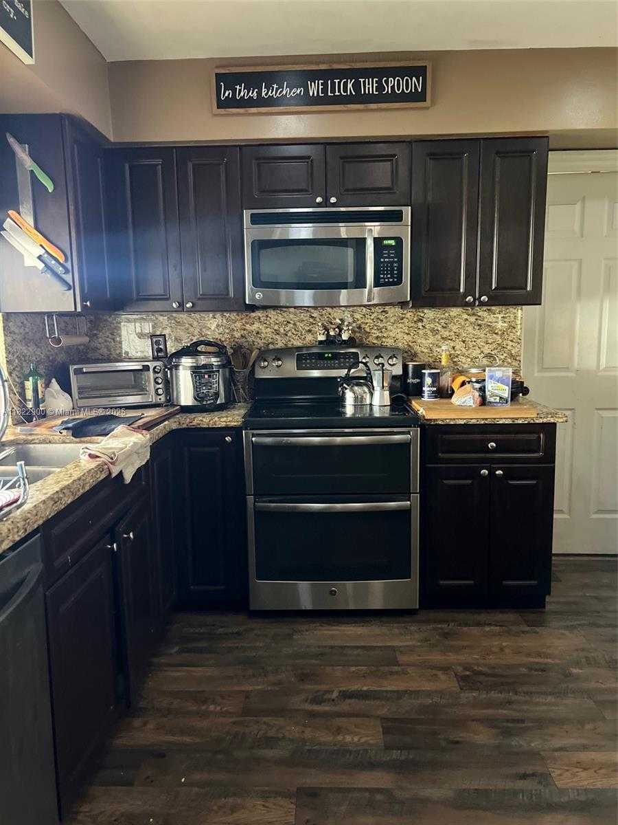 Small Image of 8230 NORTH WEST 15TH ST, Pembroke Pines Number 15