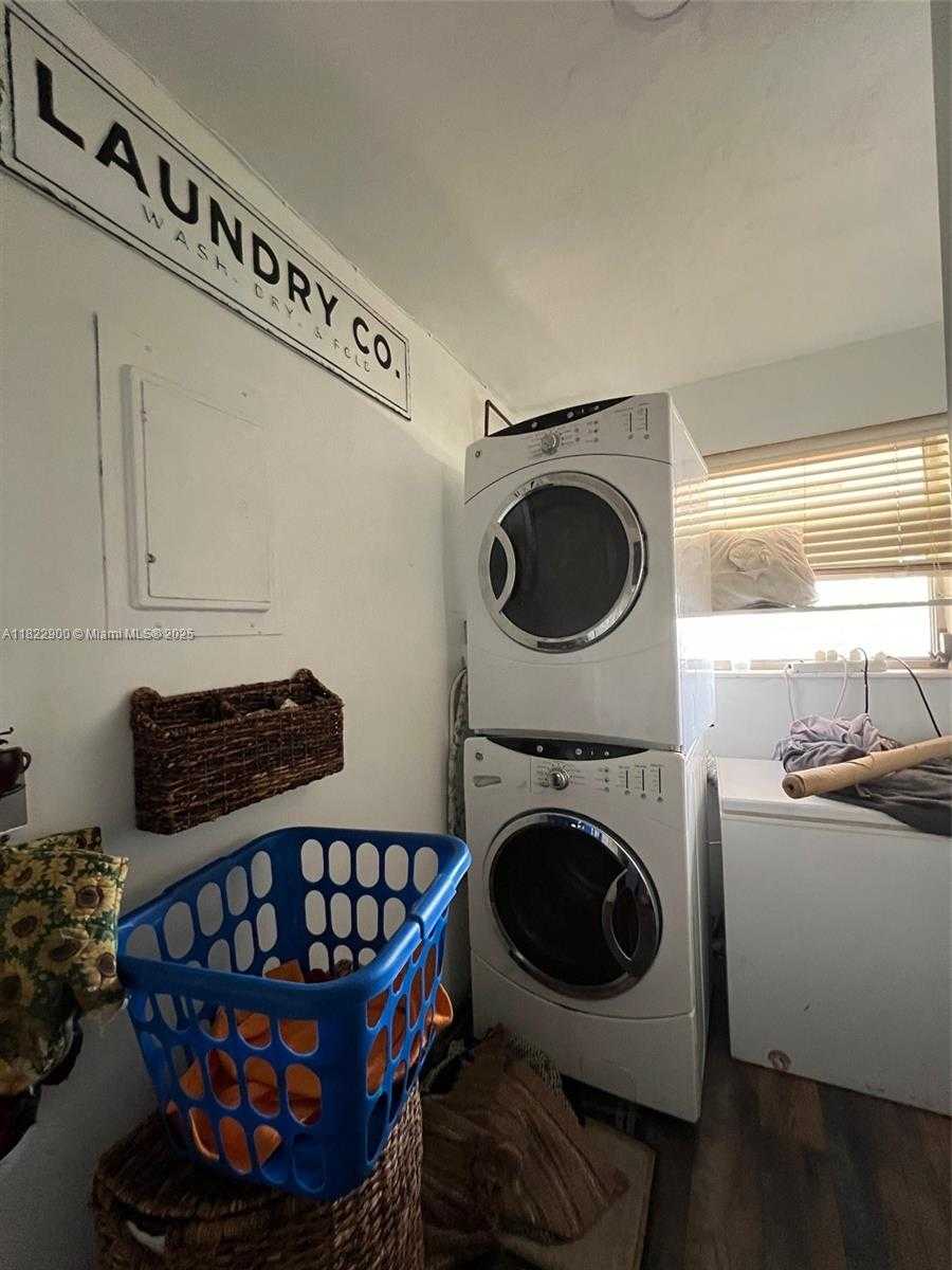 Small Image of 8230 NORTH WEST 15TH ST, Pembroke Pines Number 23